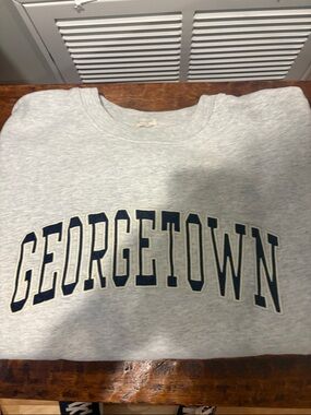 Brandy Melville, Georgetown sweatshirt